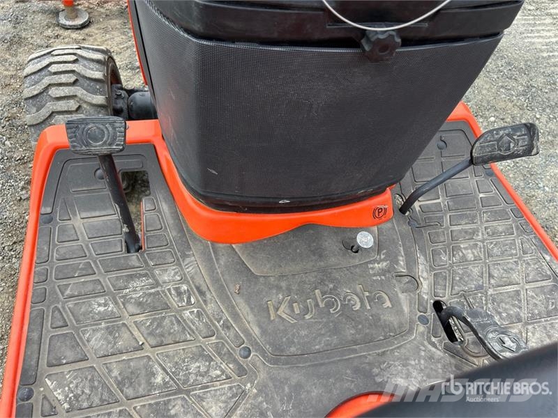 Kubota BX2380 4WD Utility Tractor Manji traktori