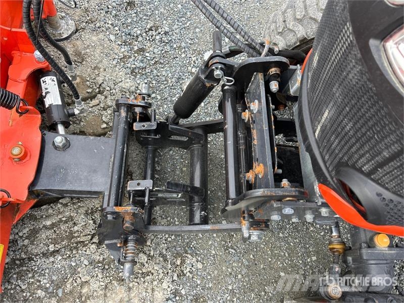 Kubota BX2380 4WD Utility Tractor Manji traktori