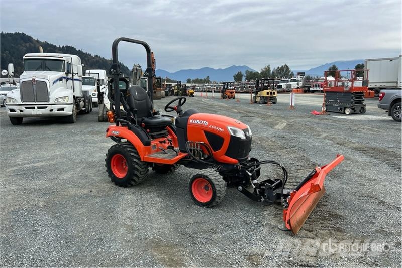 Kubota BX2380 4WD Utility Tractor Manji traktori