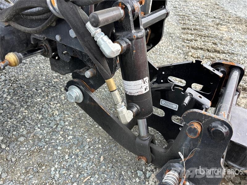 Kubota BX2380 4WD Utility Tractor Manji traktori