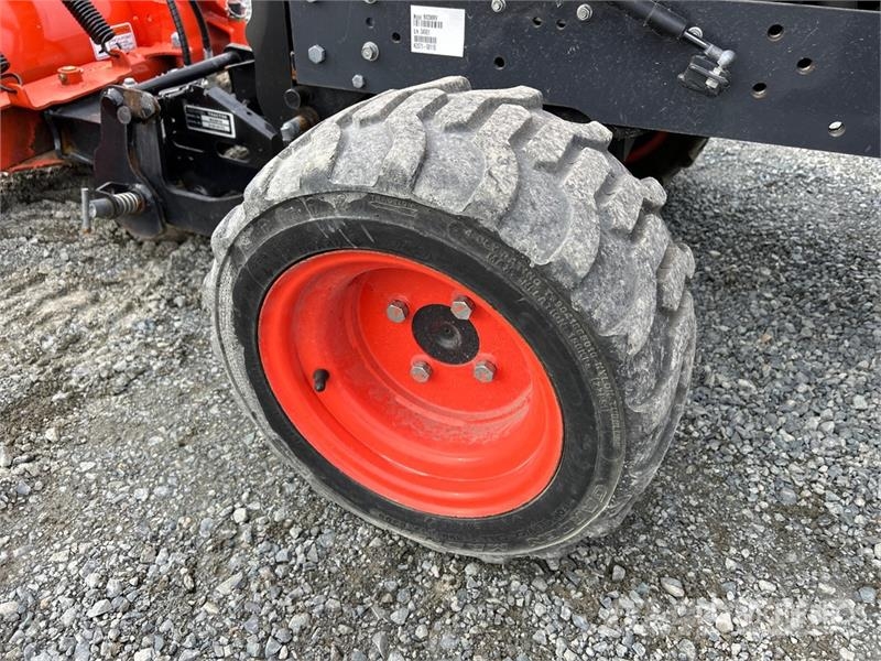 Kubota BX2380 4WD Utility Tractor Manji traktori