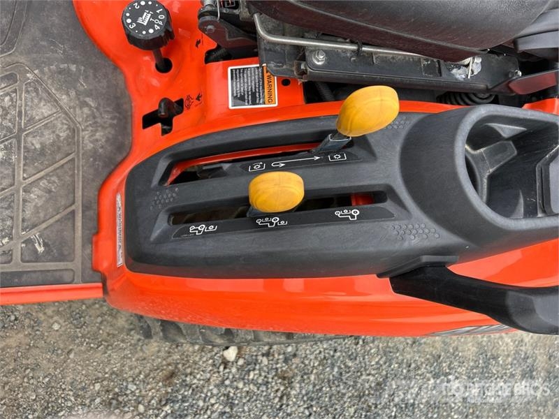 Kubota BX2380 4WD Utility Tractor Manji traktori