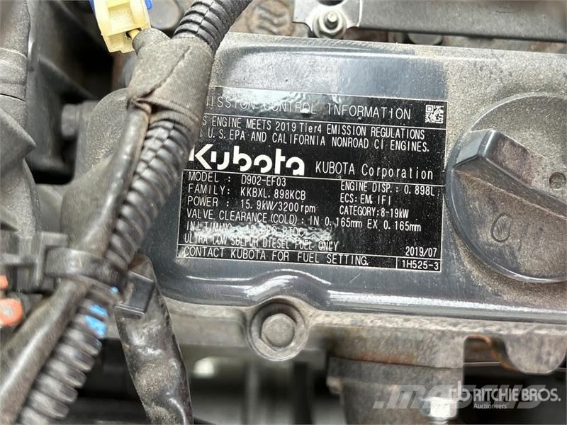 Kubota BX2380 4WD Utility Tractor Manji traktori