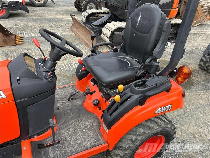 Kubota BX2380 4WD Utility Tractor Manji traktori