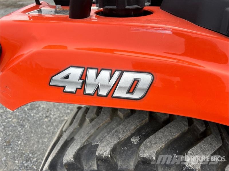 Kubota BX2380 4WD Utility Tractor Manji traktori