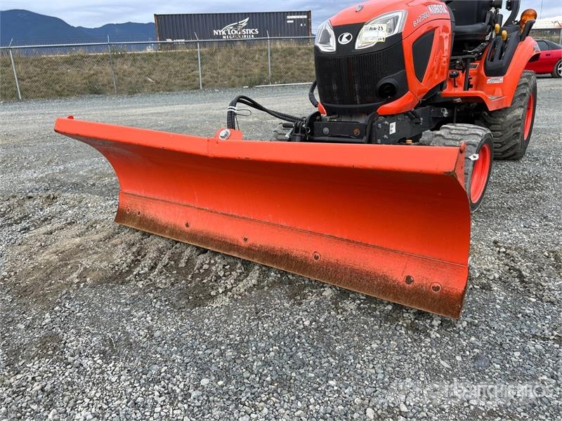 Kubota BX2380 4WD Utility Tractor Manji traktori