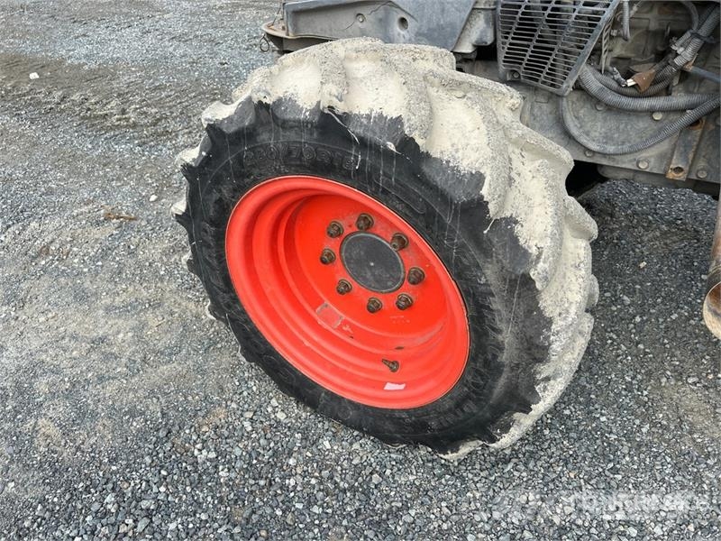 Kubota M4-071 4WD Tractor Traktoren
