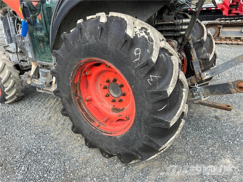 Kubota M4-071 4WD Tractor Traktoren