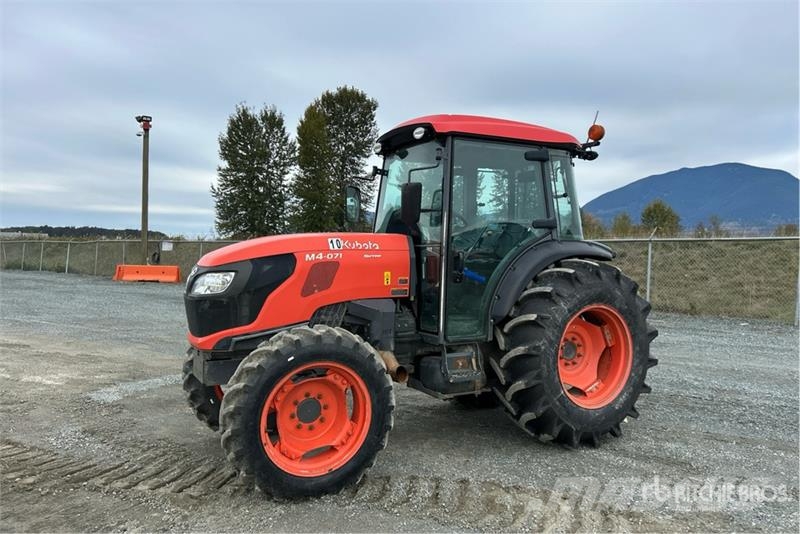 Kubota M4-071 4WD Tractor Traktorji