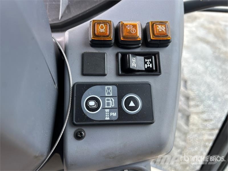 Kubota M4-071 4WD Tractor Traktoren