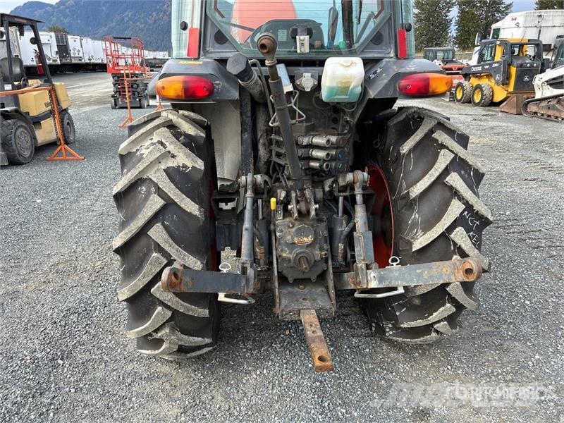 Kubota M4-071 4WD Tractor Traktoren