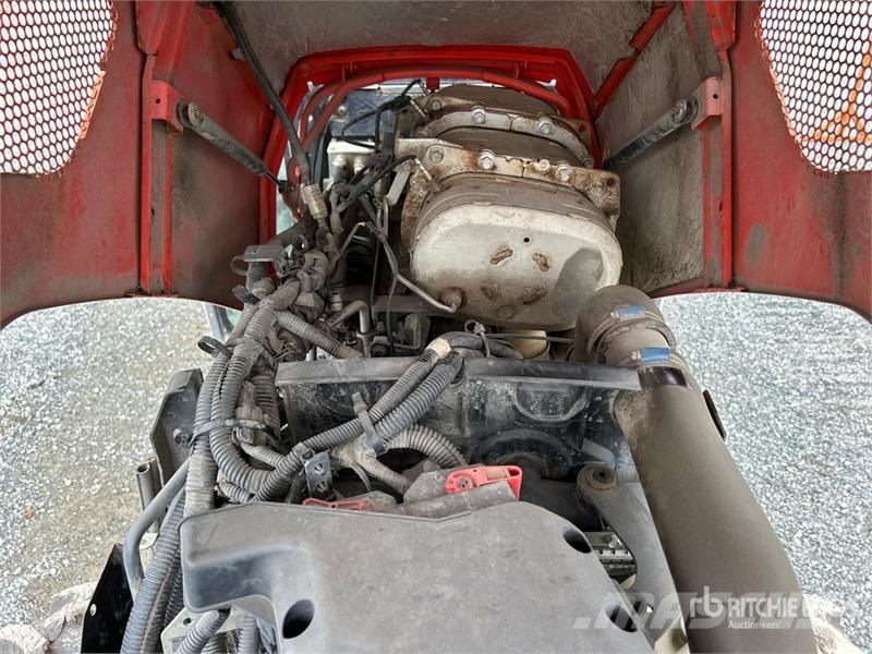 Kubota M4-071 4WD Tractor Traktorok