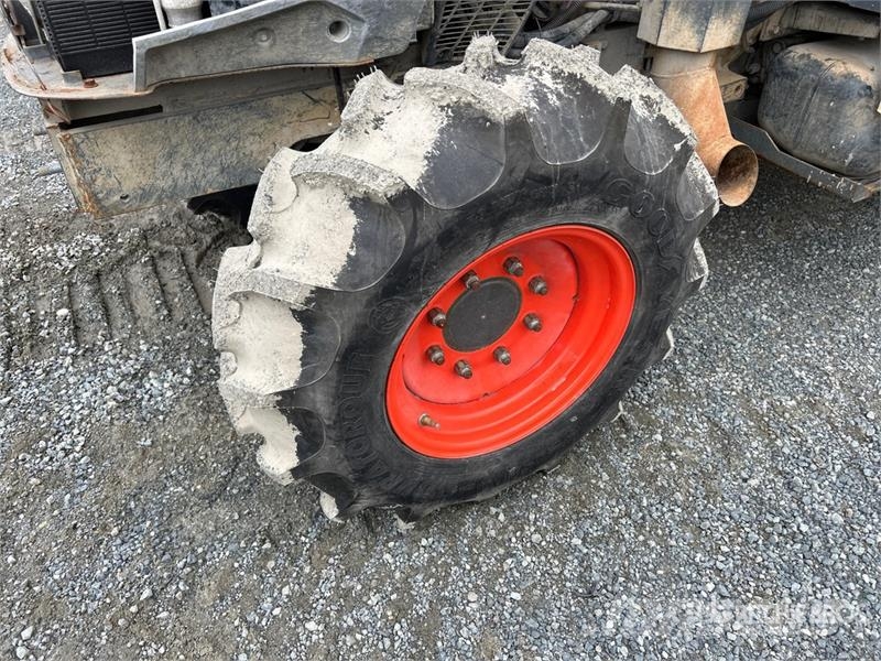 Kubota M4-071 4WD Tractor Traktorok