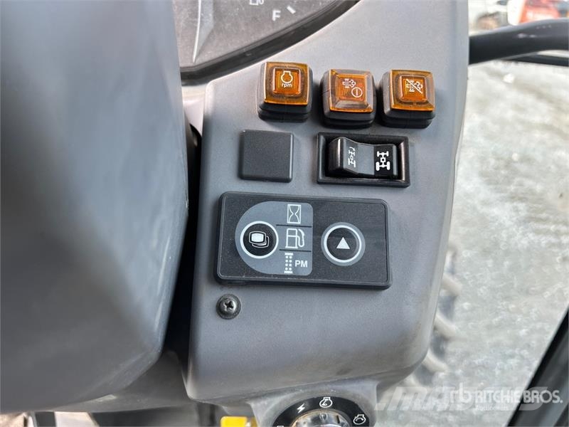 Kubota M4N-071HDCC 4WD Tractor Traktorid