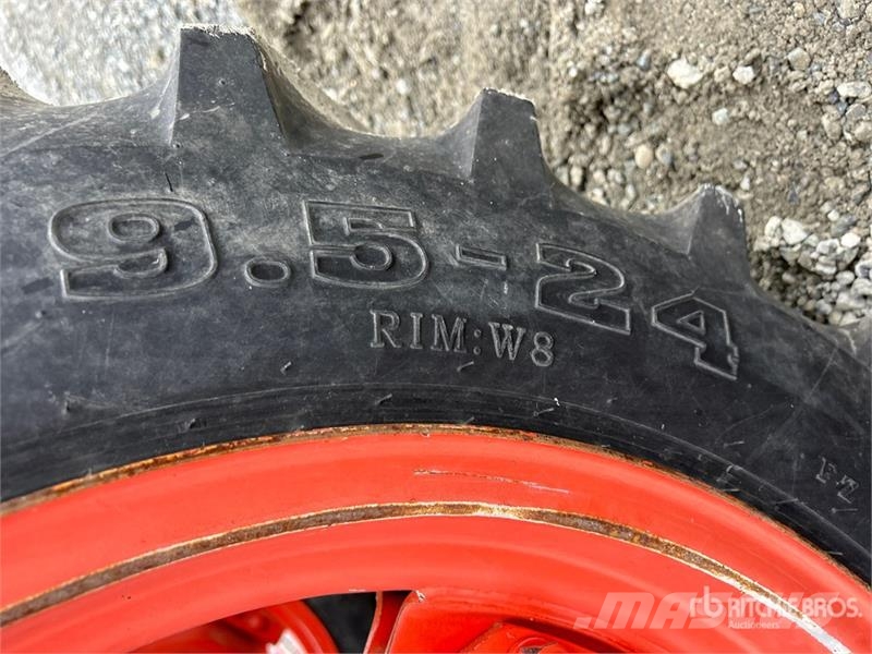 Kubota M4N-071HDCC 4WD Tractor Traktorok