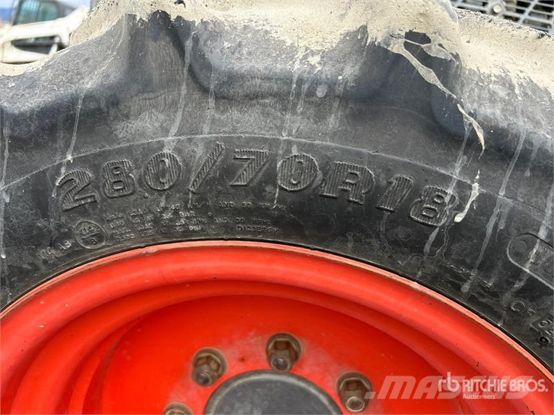 Kubota M4N-071HDCC 4WD Tractor Traktorid