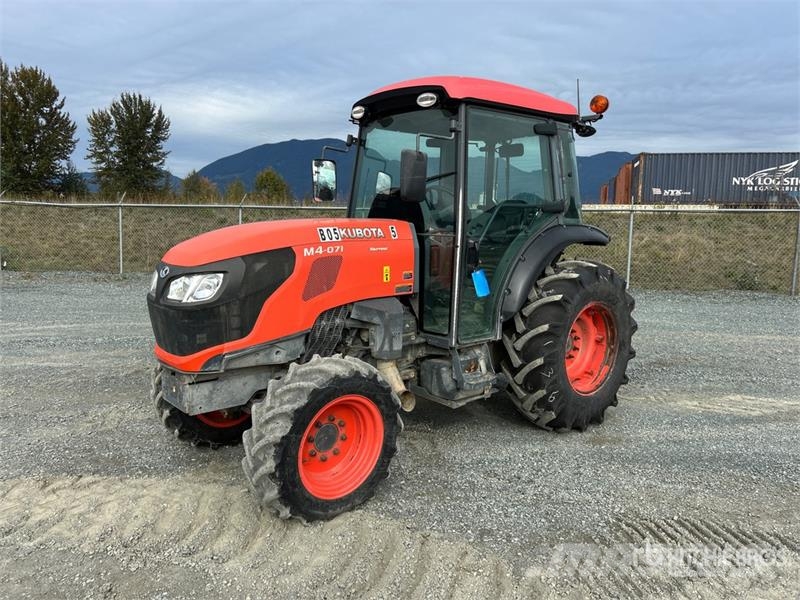 Kubota M4N-071HDCC 4WD Tractor Traktorid