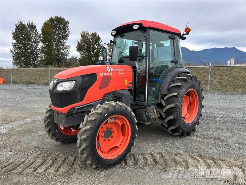 Kubota M4N-071HDCC 4WD Tractor Traktorok