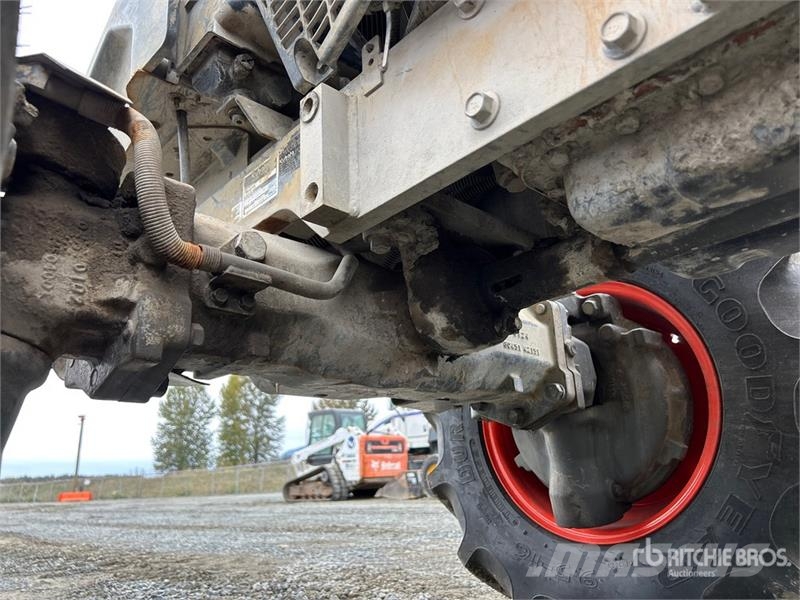 Kubota M4N-071HDCC 4WD Tractor Traktorok