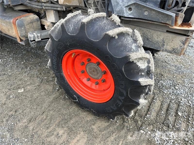 Kubota M4N-071HDCC 4WD Tractor Traktorok