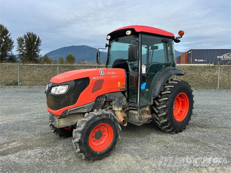 Kubota M4N-071HDCC 4WD Tractor Traktorok