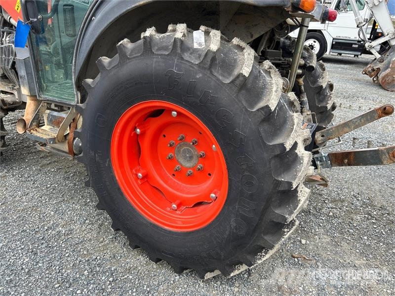 Kubota M4N-071HDCC 4WD Tractor Traktorok