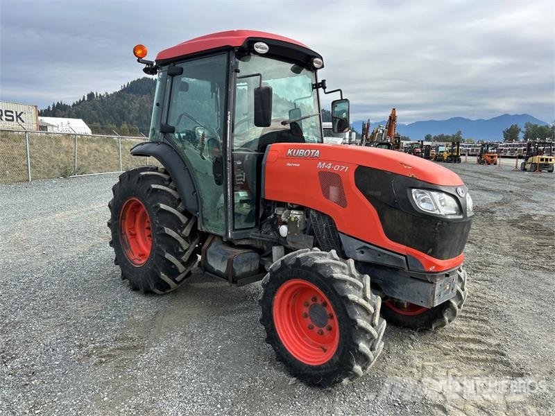 Kubota M4N-071HDCC 4WD Tractor Traktorid