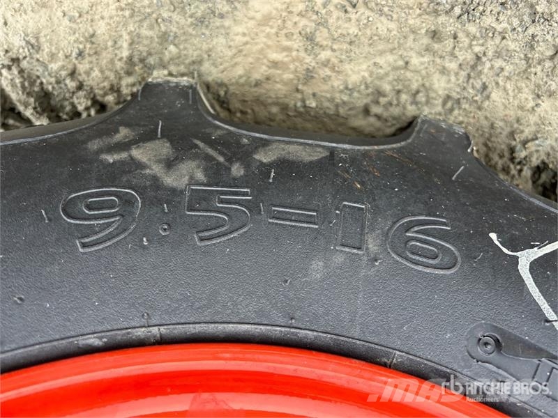Kubota M4N-071HDCC 4WD Tractor Traktorok