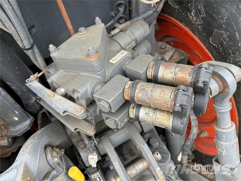 Kubota M4N-071HDCC1 4WD Utility Tractor Manji traktori