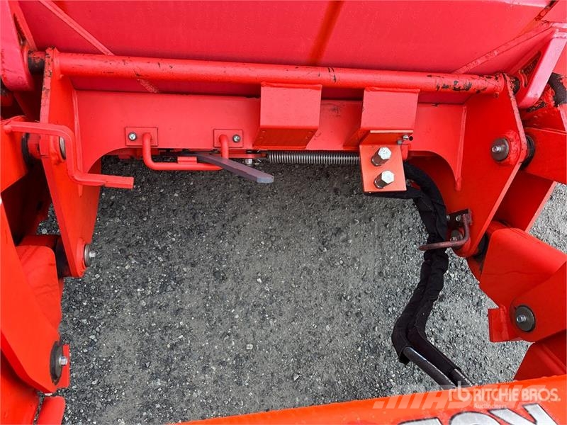 Kubota M7152 Premium 4WD Tractor 트랙터