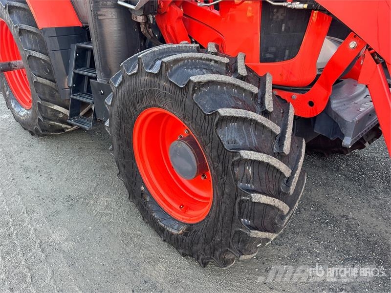 Kubota M7152 Premium 4WD Tractor 트랙터