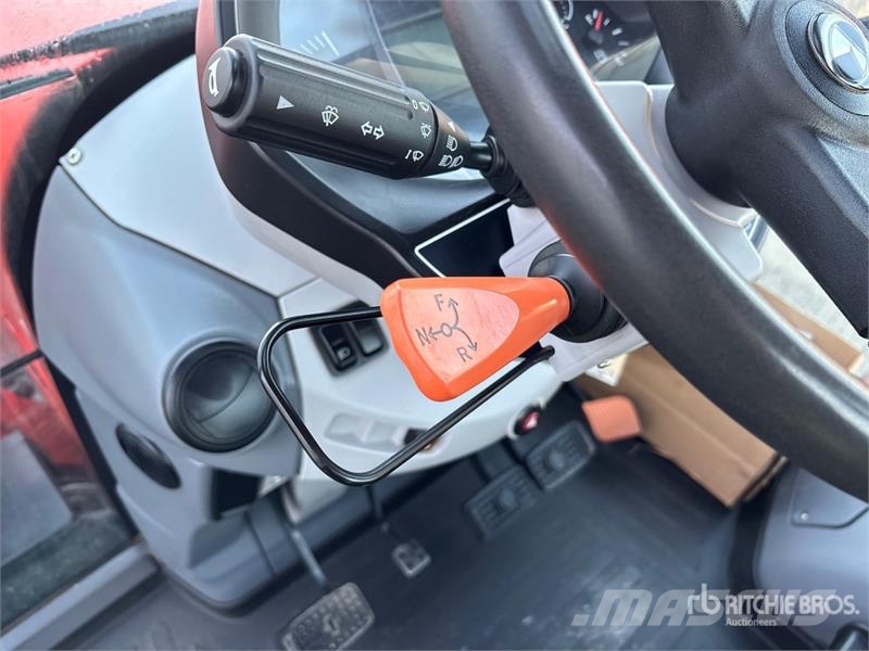 Kubota M7152 Premium 4WD Tractor 트랙터