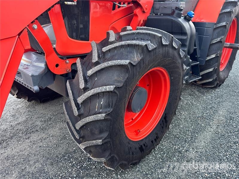 Kubota M7152 Premium 4WD Tractor 트랙터
