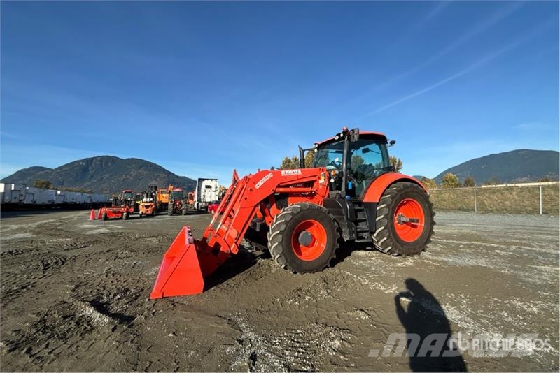 Kubota M7152 Premium 4WD Tractor 트랙터