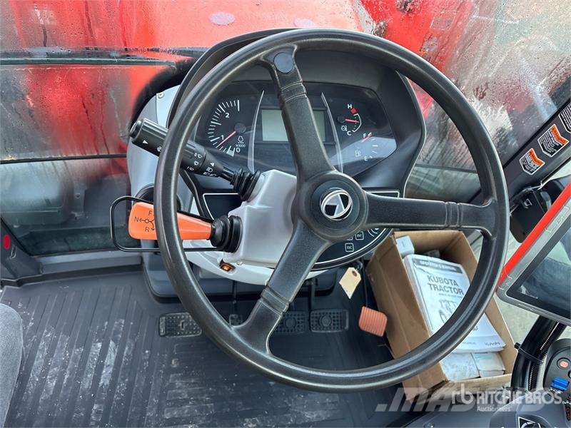 Kubota M7152 Premium 4WD Tractor 트랙터