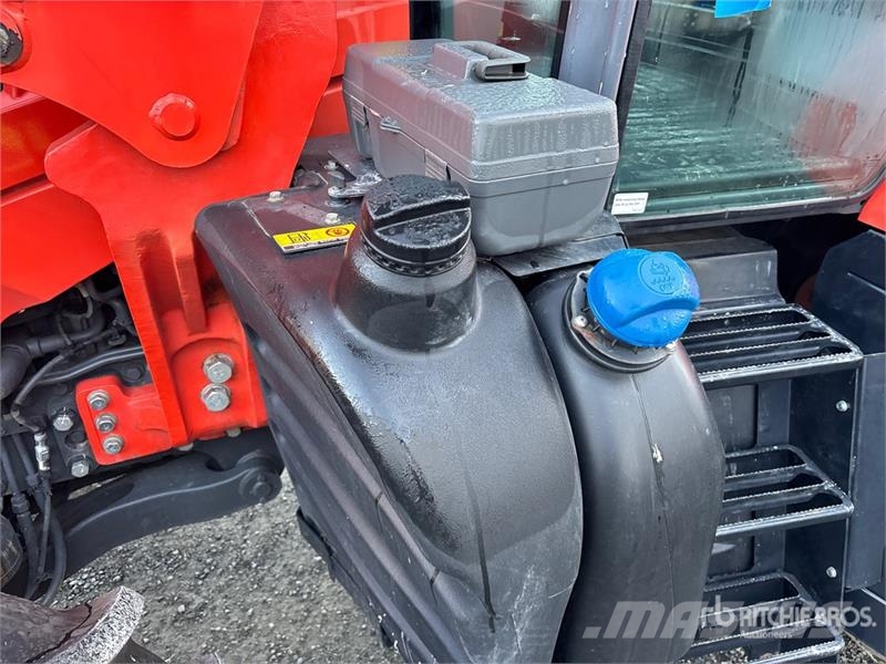 Kubota M7152 Premium 4WD Tractor 트랙터