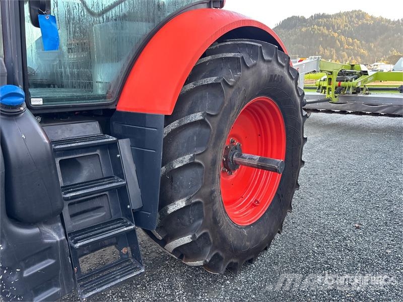 Kubota M7152 Premium 4WD Tractor 트랙터