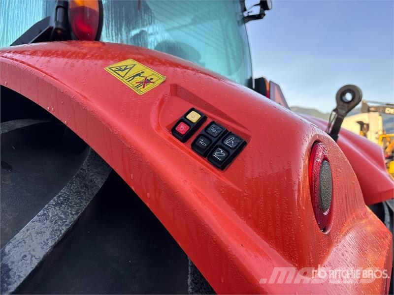 Kubota M7152 Premium 4WD Tractor 트랙터
