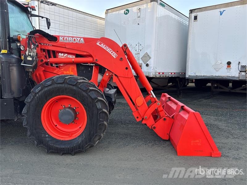 Kubota M7152 Premium 4WD Tractor 트랙터