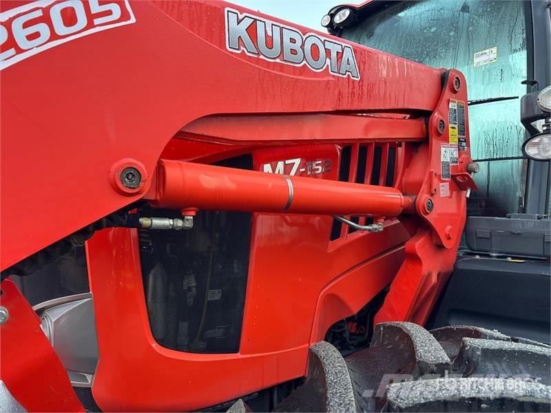Kubota M7152 Premium 4WD Tractor 트랙터