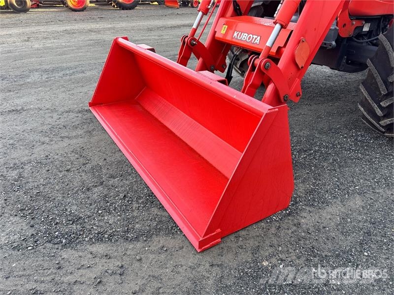 Kubota M7152 Premium 4WD Tractor 트랙터