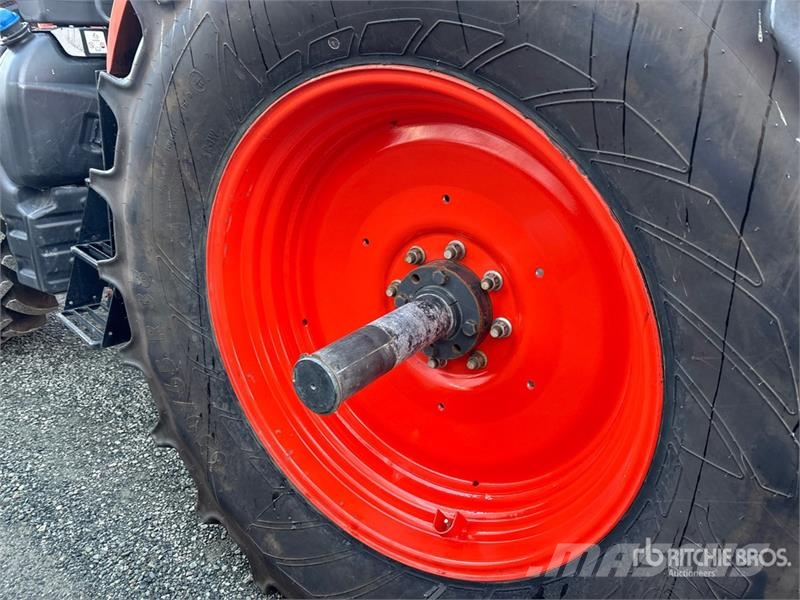 Kubota M7152 Premium 4WD Tractor 트랙터