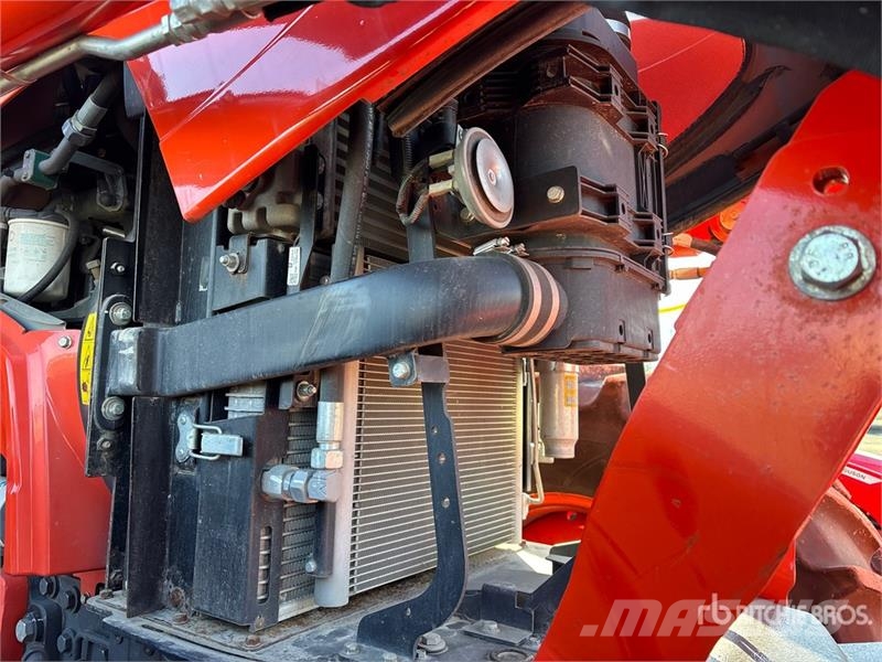 Kubota M7152 Premium 4WD Tractor 트랙터