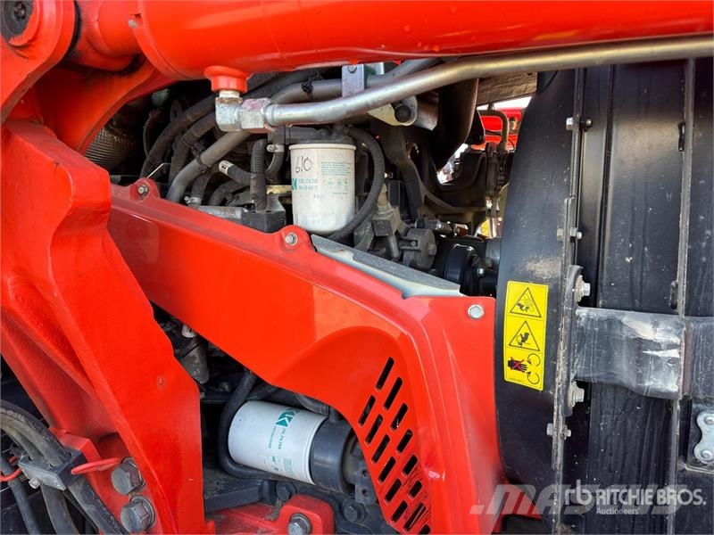 Kubota M7152 Premium 4WD Tractor 트랙터