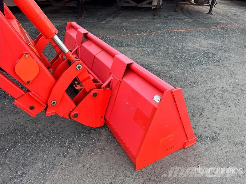Kubota M7152 Premium 4WD Tractor 트랙터