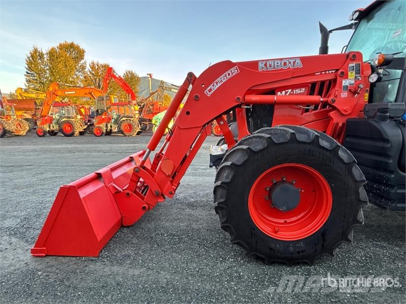 Kubota M7152 Premium 4WD Tractor 트랙터