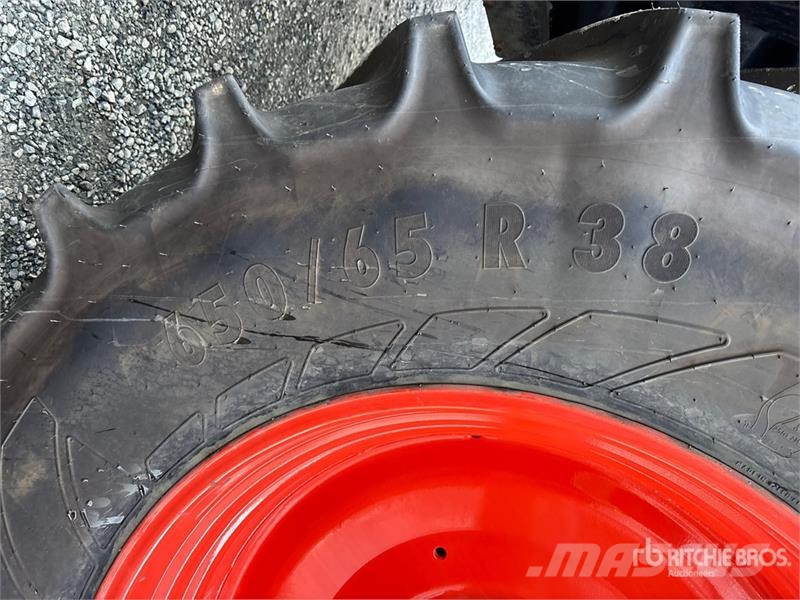 Kubota M7152 Premium 4WD Tractor 트랙터