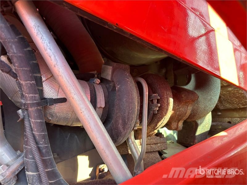 Kubota M7152 Premium 4WD Tractor 트랙터