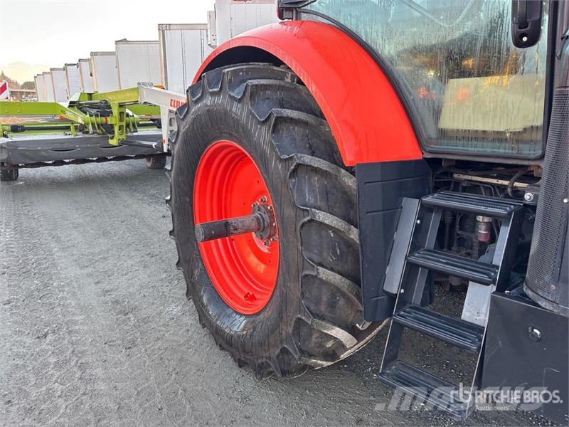 Kubota M7152 Premium 4WD Tractor 트랙터