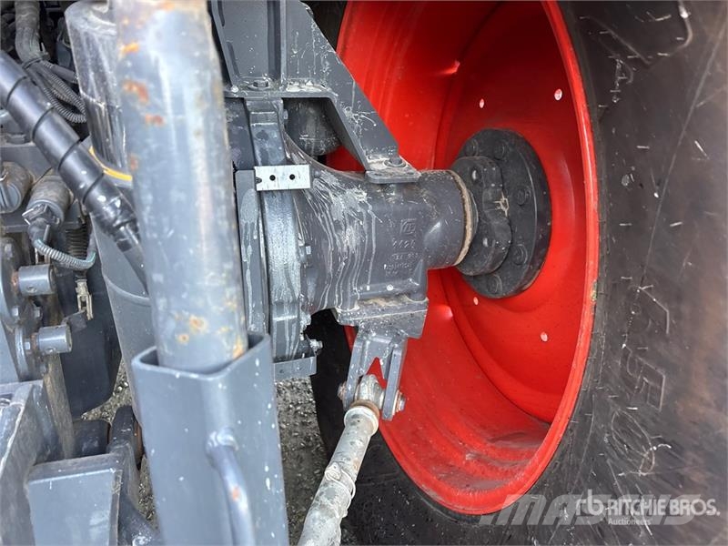 Kubota M7152 Premium 4WD Tractor 트랙터